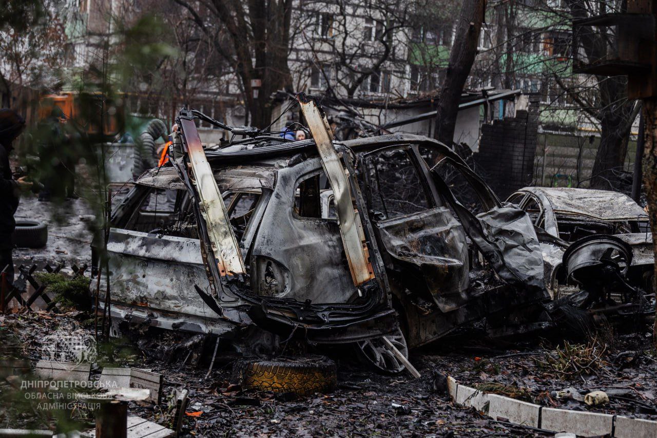 Удар по Дніпру: 8 постраждалих